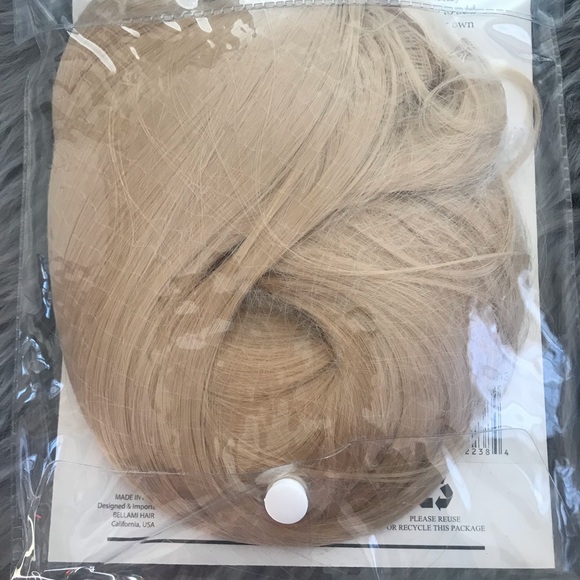 Bellami Wrap Ponytail NWT Beach Blonde - Picture 2 of 2